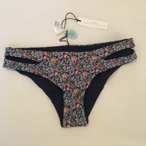 ‼️SWIM SALE‼️ L*Space floral/navy reversible